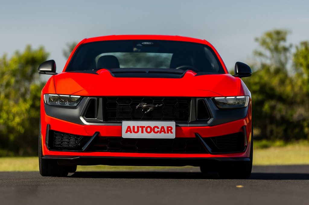 Ford Mustang Dark Horse 002