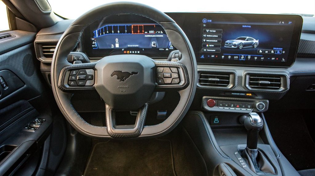Ford Mustang Dark Horse 07